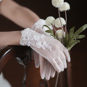 <span class=keywords><strong>Gants</strong></span> courts en soie brodés de fleurs en dentelle, accessoires de mariage pour mariée, cadeau pour <span class=keywords><strong>demoiselle</strong></span> <span class=keywords><strong>d</strong></span>'<span class=keywords><strong>honneur</strong></span> - Product Image 6