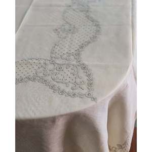 Nappe rectangulaire en lin avec broderie à la main grise et 24 serviettes pour hôtels et restaurants Décoration de salle à manger de Noël - Product Image 1