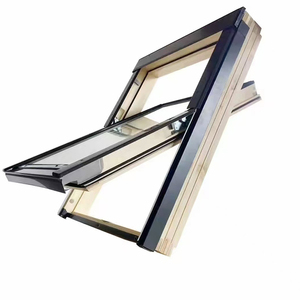 Le véranda en aluminium et bois à ossature suspendue possède des fenêtres sur le toit et un puits de lumière sur la surface inclinée du grenier - Product Image 6