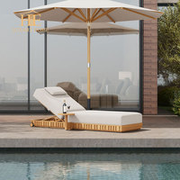 Chaise longue de jardin en teck massif pour piscine, mobilier d'extérieur en bois pour villa, lit de soleil en forme de chaise longue en bois pour le loisir