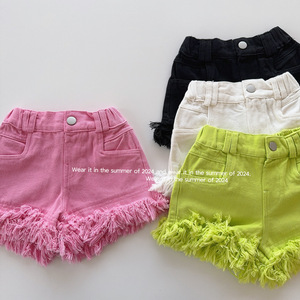Shorts da <span class=keywords><strong>bambina</strong></span> per l'estate 2026: <span class=keywords><strong>pantaloncini</strong></span> alla moda con nappe rosa shocking, <span class=keywords><strong>verdi</strong></span>, bianchi e neri per ragazze - Product Image 1