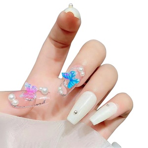 Venta al por Mayor de Adornos de Uñas 3D con Forma de Mariposa en Degradado de Color, Cabujones Planos de Resina para Decoración de Uñas DIY - Product Image 5