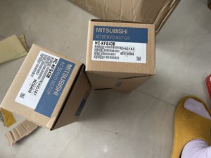Moteur servo AC Mitsubishi 100% neuf et original HC-KFS43B - Product Image 1