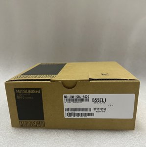 Servoamplificador de CA Mitsubishi MR-J2M-20DU-S020 - Product Image 1