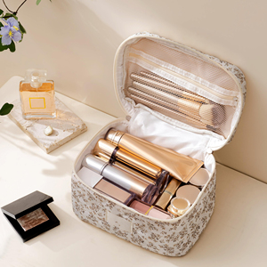 Large Quilted Makeup <b>Bag</b> for Women Cosmetic Case Travel Toiletry Organizer with Handle - Product Image 6