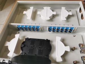 Trong nhà/ngoài trời Wall Mount fiber optic Patch Panel <span class=keywords><strong>ODF</strong></span> 24 cổng chấm dứt hộp không thấm nước tủ <span class=keywords><strong>48</strong></span> 72 96 144 lõi trắng FTTH - Product Image 6