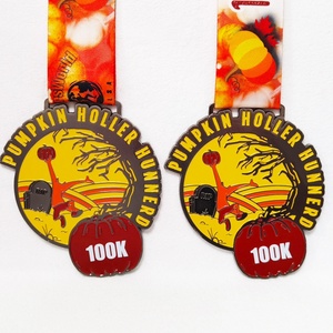 Fabricant de médailles en gros, médailles sportives en métal personnalisées, médailles d'honneur pour marathon 100 km, médaille d'Halloween Miraculeuse Citrouille - Product Image 2