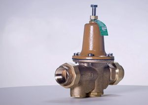 Vanne <span class=keywords><strong>de</strong></span> réduction <span class=keywords><strong>de</strong></span> <span class=keywords><strong>pression</strong></span> d'<span class=keywords><strong>eau</strong></span> à commande manuelle LF25AUB-Z3 3/4\" NPT femelle avec siège en polymère - Product Image 2