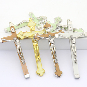 Colgante de metal fluorescente luminoso para el hogar, accesorio de joyería de metal para comercio electrónico cruzado, fuente de comercio exterior, fábrica - Product Image 1
