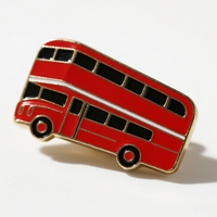 Insigne en métal personnalisé pour bus à deux étages Épingle souvenir Émail en alliage de zinc Conception de bus britannique à Londres