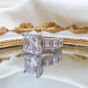 Smaragdschliff Moissanit-Ring 18K Vergoldet Luxuriöser S925 Halo Vollbesetzter Ring Tiefviolettes Samt-Brautschmuck Hochzeit Verlobung - Product Image 4