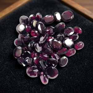 Lot de 45 grenats rhodolites rouges naturels, taille ovale de 10 mm à 14 mm, 250 carats, Iroc Sales, 40 $ US au total - Product Image 3