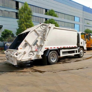 Camion à ordures compacteur Isuzu de 7 mètres cubes, carburant diesel, transmission manuelle, roues motrices 4x2 - Product Image 4