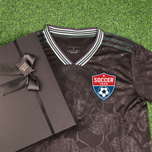 थोक उच्च गुणवत्ता वाले पुरुषों की कस्टम क्लब फुटबॉल जर्सी फ्रंट लोगो स्थिति 100% पॉलिएस्टर गर्मी-हस्तांतरण त्वरित सभी मौसमों - Product Image 1