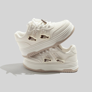 Nouvelles Chaussures de Skateboard Chunky Classiques à Logo Personnalisé pour Femmes – Nouveaux Styles Tendance - Product Image 1