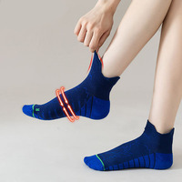 Vente en gros Coton uni Unisexe Sports Crew Knit Elite Basketball Chaussettes personnalisées Hommes Compression Running Chaussettes