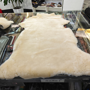 Whole Natrual Genuine Lamb Rug Sheep Hair Wool Sofa Carpet Real <strong>Fur</strong> for Car Seat Cover - Product Image 1