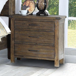 Table de chevet industrielle rustique à 3 tiroirs avec poignées simples et accents en métal riveté, finition bois vieilli - Product Image 4