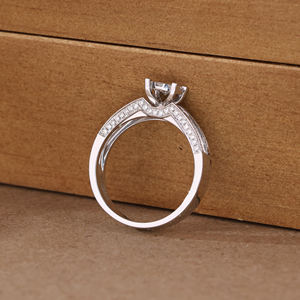 ทองคำขาว14K ประดับเพชรธรรมชาติประกายเพชรสีขาวสำหรับคริสเตียนที่ผ่านการรับรอง - Product Image 4