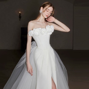 Váy cưới đuôi cá dài màu trắng chất liệu lưới tự nhiên hiện đại, kiểu trễ vai gợi cảm, chất lượng cao, thời trang. - Product Image 3