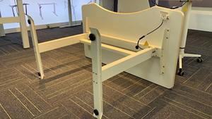 Muebles de Oficina Modernos, Escritorio Elevador Neumático Convertible, Estación de Trabajo Ejecutiva para Reuniones, Altura Ajustable, Material MDF - Product Image 6