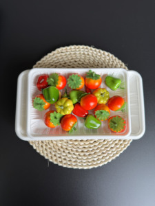 Thân thiện với môi đen PP nhựa bao bì thực phẩm khay bền vững tùy chọn cho thực phẩm lưu trữ với dập nổi xử lý in ấn - Product Image 3