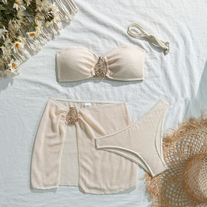 Conjunto de bikini de 3 piezas para mujer al por mayor: bikini bandeau texturizado con decoración metálica y falda cruzada, traje de baño de playa - Product Image 5