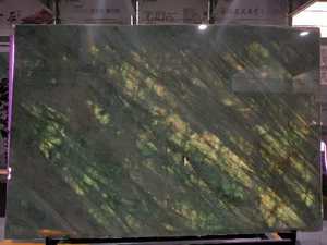 Lastra Grande in Quarzite Verde SH STONE, Lussuoso Lumistone Naturale Lucidato per Rivestimenti Murali di Hotel e Ville, Retroilluminato - Product Image 4