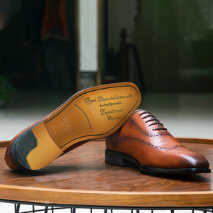 Chaussures d'affaires haut de gamme en cuir véritable souple, style Oxford décontracté et formel, semelle plate antidérapante, lacets, chaussures pour hommes tendance - Product Image 2