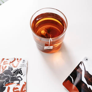 Té Negro Chayan en Bolsitas Piramidales, Sabor Suave y Naturalmente Dulce, Preparación Rápida en Agua Caliente o Fría en 8 Minutos, 7 Unidades - Product Image 1