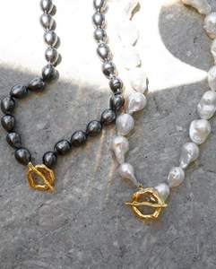 Acciaio inossidabile oro OT chiusura Vintage d'acqua dolce vera perla gioielli grande <span class=keywords><strong>collana</strong></span> di <span class=keywords><strong>perle</strong></span> barocche girocollo <span class=keywords><strong>collana</strong></span> di <span class=keywords><strong>perle</strong></span> nere per le donne - Product Image 6