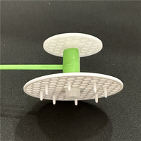 YUMO Draagbare Plastic Handmatige Kokosnootopener & -perforator met Ingebouwde Rietjesclip Rood/Groen Eenvoudig te Gebruiken voor Jonge Kokosnoten