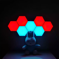 Aoying Panneaux muraux LED RGB Gaming Formes hexagonales modernes Lumières alimentées par USB avec application Extension modulaire intelligente pour hôtels