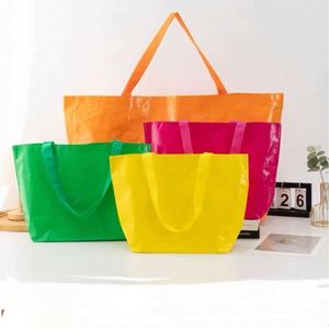 Sacs tissés en PP recyclé laminés, populaires en gros, nouveaux modèles, y compris en rose, tailles et logos personnalisés acceptés, design pliable - Product Image 1