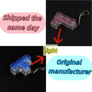 Porte-clés mignon en forme de cœur et d'étoile pour clavier mécanique style Y2K, jouet anti-stress, pendentif cadeau pour filles - Product Image 1