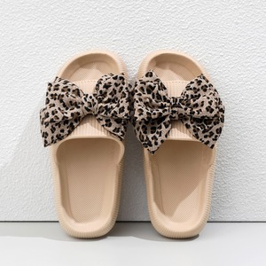 Nouvelles pantoufles à nœud à motif léopard à fond épais - Product Image 3