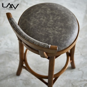 <span class=keywords><strong>Chaise</strong></span> <span class=keywords><strong>de</strong></span> <span class=keywords><strong>bar</strong></span> <span class=keywords><strong>de</strong></span> style industriel rétro américain avec dossier, tabouret rond en <span class=keywords><strong>bois</strong></span> courbé avec clous en cuivre, tabouret haut caractéristique - Product Image 6