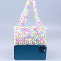 Sac à bandoulière personnalisé en perles acryliques creuses multicolores, nouveau modèle, sac à main tissé en perles avec deux anses 2026