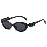 Kacamata Retro Cat-Eye dengan Hiasan Pita Bingkai Penuh Perlindungan UV400 untuk Gaya Jalanan Wanita.