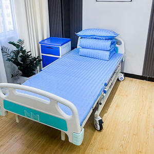 Juego de Ropa de Cama Hospitalaria de Tres Piezas, 1.0m, Rayas Azules y Blancas, Teñido Reactivo, Antiarrugas, para Uso en Salas y Residencias de Ancianos - Product Image 1