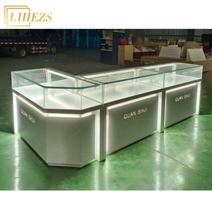 Armoire en verre pour salle d'exposition de magasin moderne Présentoir intérieur de <span class=keywords><strong>vitrine</strong></span> avec éclairage LED pour boutique de bijoux - Product Image 1