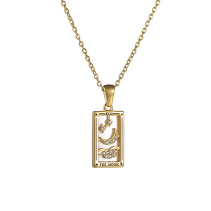 Collar con Colgante de Carta del Tarot en Acero Inoxidable con Baño de Oro PVD de 18K y Esmalte |   Impermeable, Hipoalergénico y Duradero |   Joyería Espiritual para Mujer - Product Image 5