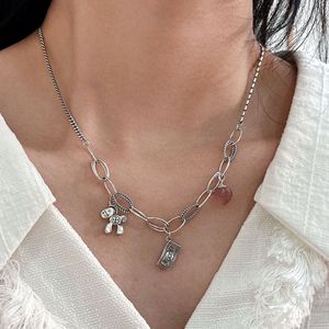 สร้อยคอเงินแท้ S925 ลายการ์ตูนสัตว์ประจำราศ สำหรับผู้หญิง สวมใส่ได้ทุกวัน ประดับคริสตัลรูปสตรอว์เบอร์รี่ - Product Image 1