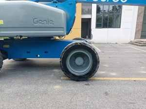 Elevador de pluma articulado diésel <span class=keywords><strong>Genie</strong></span> reacondicionado y usado, altura de trabajo 25,77 M, capacidad de elevación 227Kg YOM 2009 - Product Image 6