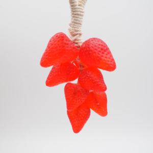 Savon solide en forme de fraises fait à la main en rotin et en savon de terre, savon pour le nettoyage personnel et les soins, décoration de salle de bain et de la maison - Product Image 1