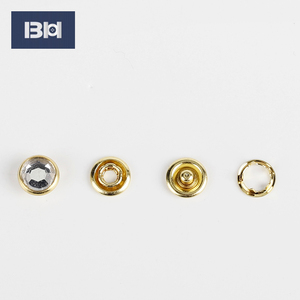 Différentes Tailles De Vêtement Magnétique Accessoire De perle et cristal bouton en métal doré - Product Image 4