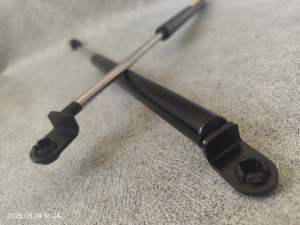 Para excavadora Takeuchi TB 150 135 175, nueva cubierta trasera de motor, varilla de soporte de resorte de gas, varilla superior hidráulica de alta calidad - Product Image 4