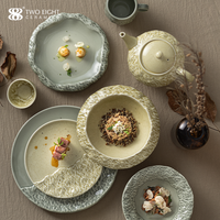 Service de vaisselle en céramique de qualité supérieure, moderne, beige et vert texturé, résistant aux aliments et au lave-vaisselle, pour la maison, le restaurant et la table.
