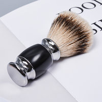 OEM Herren Rasier- und Bartpflege-Set mit Metallgriff Silvertip Dachsborsten Rasiermesser und Pinselhalter Set
