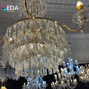 อุปกรณ์จัดงานแต่งงาน LEDA โคมไฟแขวนสีทอง ตกแต่งเพดานงานแต่งงาน โคมไฟระย้าโลหะพร้อมลูกปัดอะคริลิค โคมไฟเพดานห้องโถง - Product Image 2